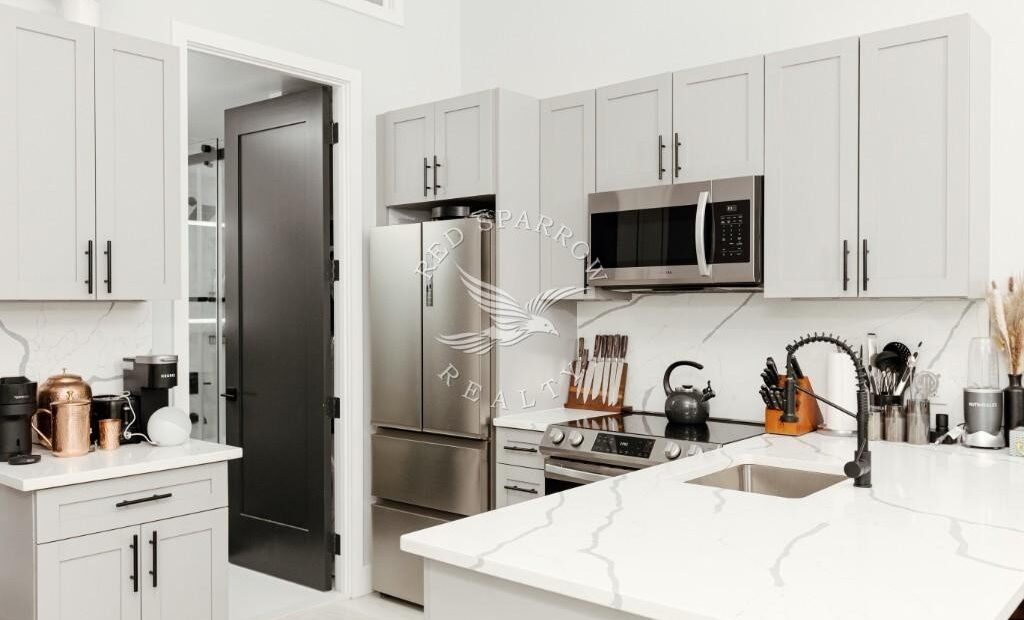 Large True 1 bedroom on Stanton Street in the Lower East Side