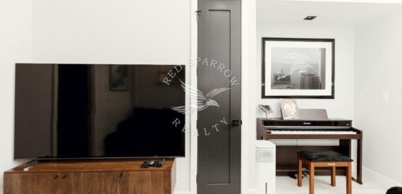 Large True 1 bedroom on Stanton Street in the Lower East Side