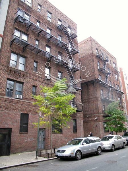 Large True 1 bedroom on Stanton Street in the Lower East Side