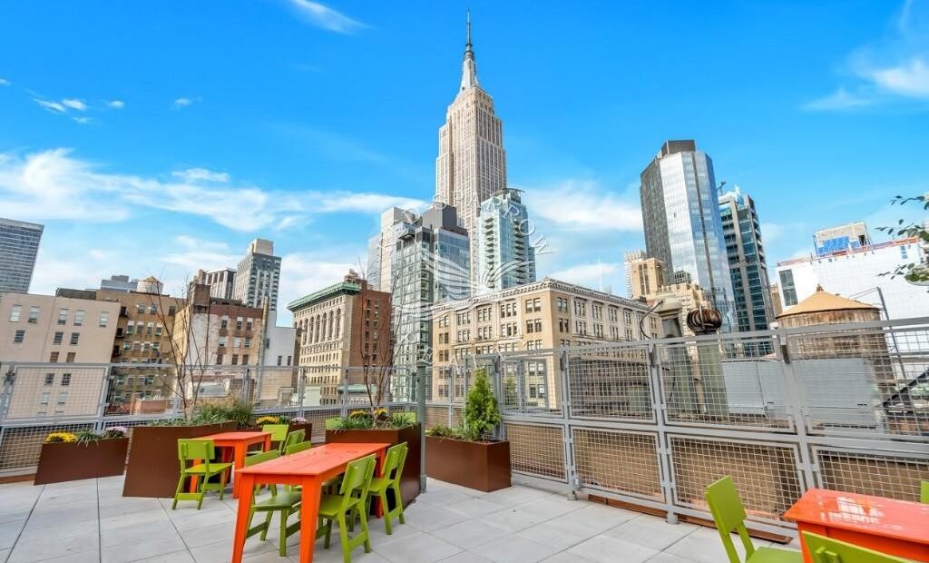 Amazing 1 bedroom (flex 2 bedroom) apartment on Madison Avenue in Midtown South