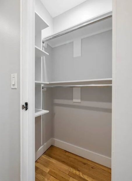 Spacious studio on East 37th Street in Murray Hill