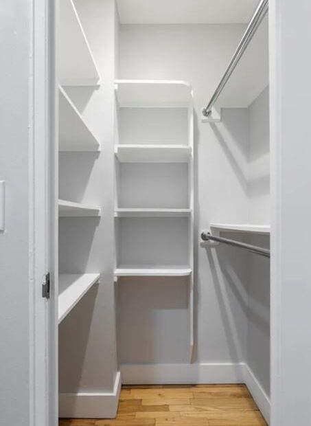 Spacious studio on East 37th Street in Murray Hill