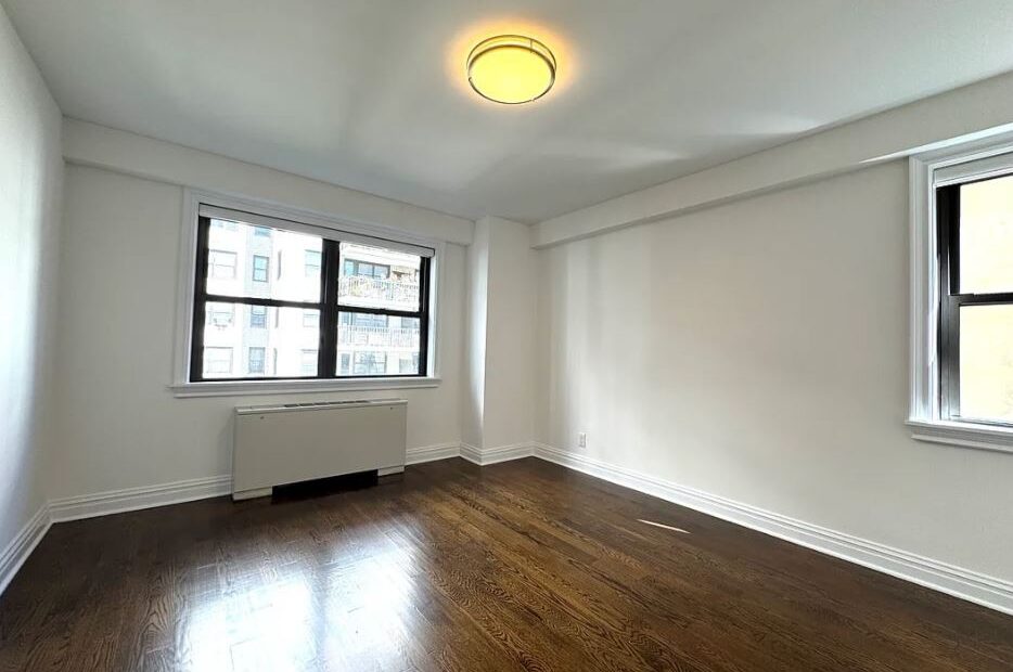 Stunning Renovated 2-Bed/2-Bath with Doorman — Upper East Side Luxury Living
