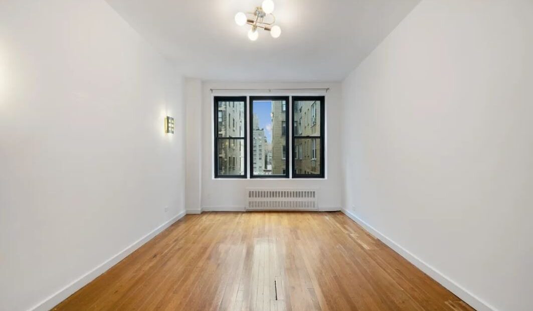 Amazing open layout on West 82nd Street in Upper West Side