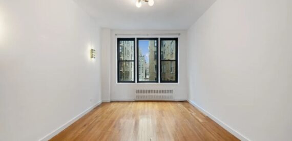 Amazing open layout on West 82nd Street in Upper West Side