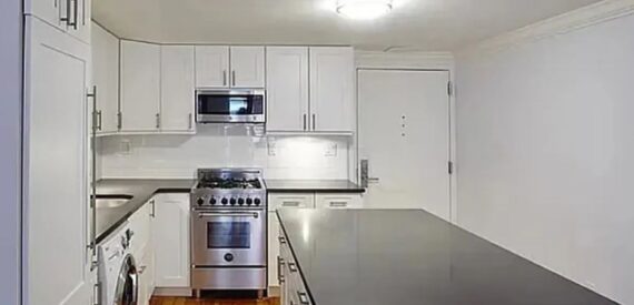 Amazing 2 bed on East 22nd Street in Gramercy Park