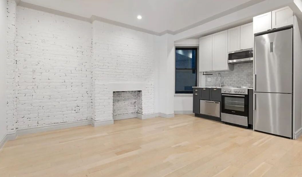 Amazing 4 beds/ 2 baths on Clinton Street in Lower East Side