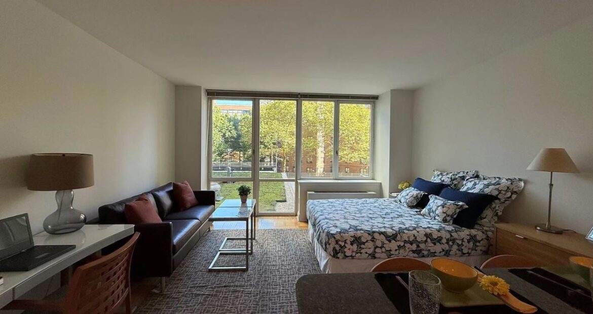 Amazing open layout on Lexington Avenue in Carnegie Hill