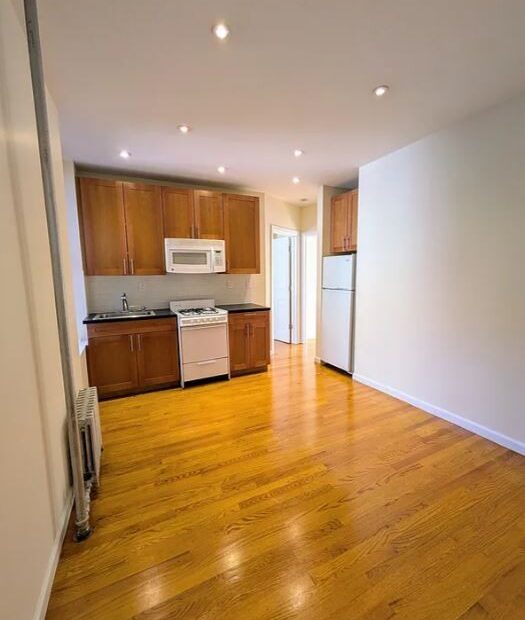 Amazing 2 bed on East 78th Street in Lenox Hill