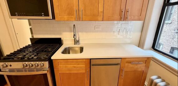 Amazing open layout on West 55th Street in Hell’s Kitchen