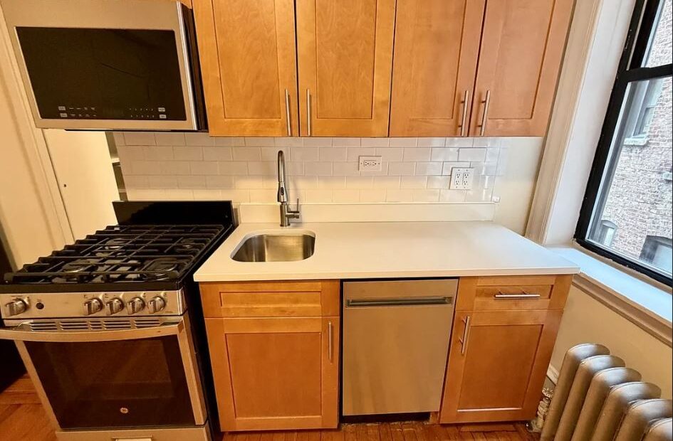 Amazing open layout on West 55th Street in Hell’s Kitchen
