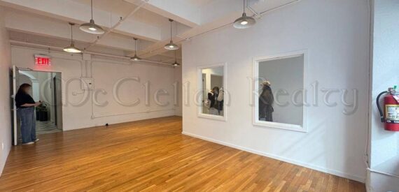 Modern Midtown Office: High Ceilings, Private Room, Roof Deck, 24/7 Access