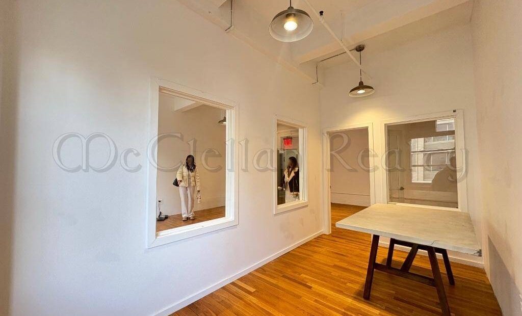 Modern Midtown Office: High Ceilings, Private Room, Roof Deck, 24/7 Access