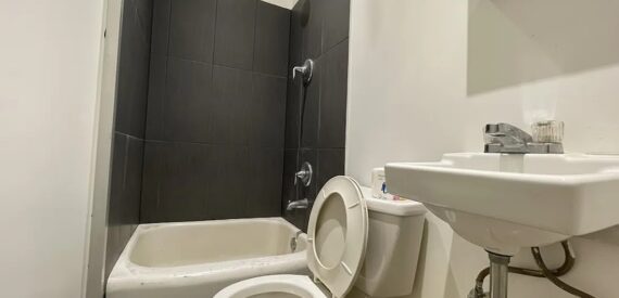 High Ceiling 2 bedrooms no fee