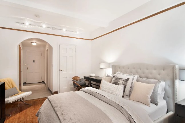 Amazing Studio on West 58th Street in Midtown