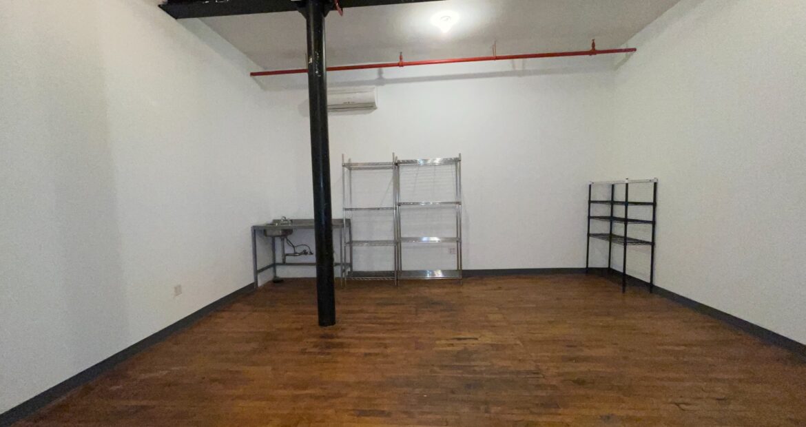 Bright Skylight Flex Space for Lease in East Williamsburg – Exclusive Opportunity!