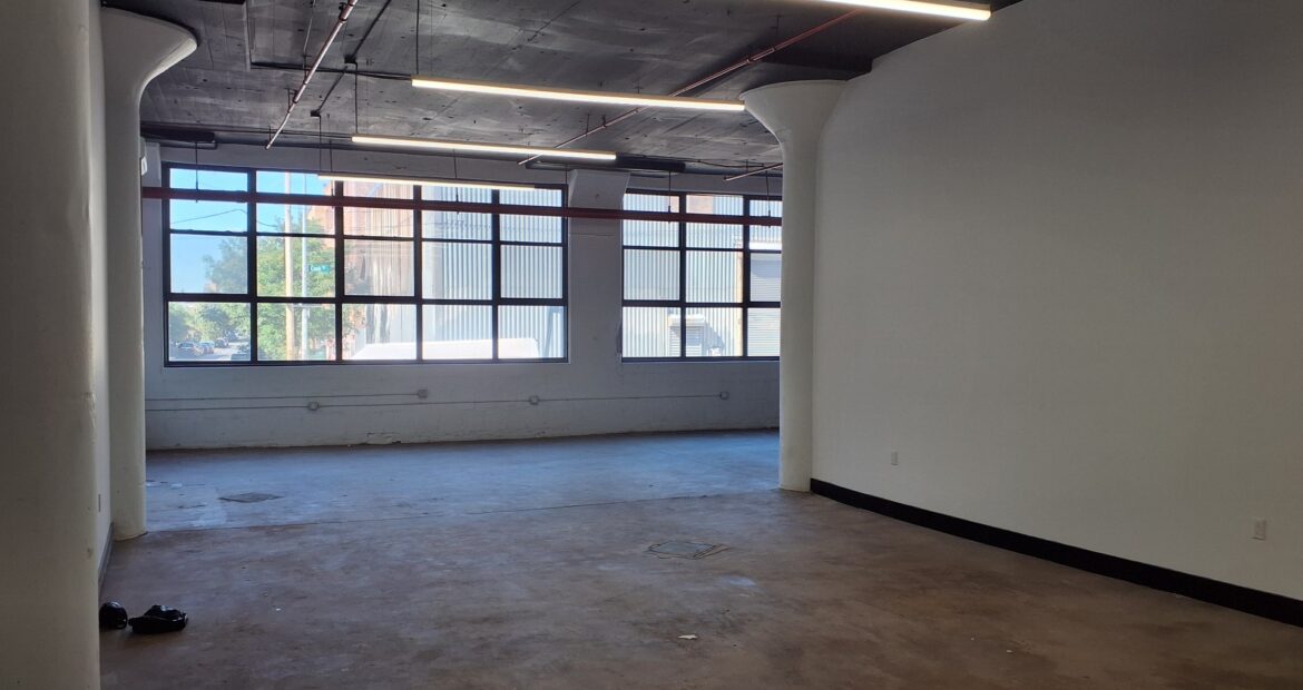 Spacious Flex Commercial Spaces for Lease in Prime Bushwick Location – 1,300 SF