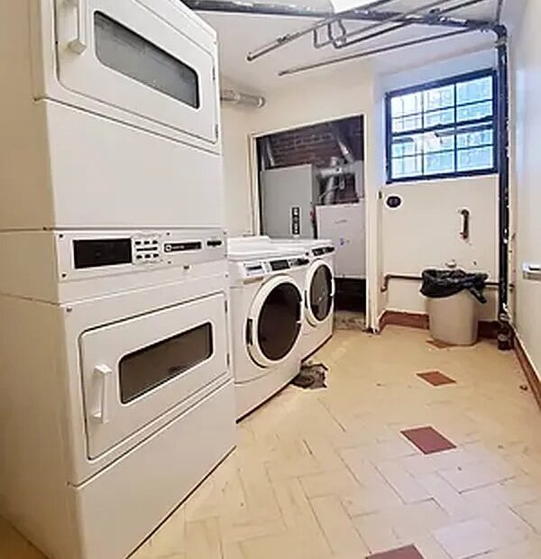 Spacious 700 Sq Ft Studio in Ridgewood – No Broker Fee, Pet Friendly, Prime Location