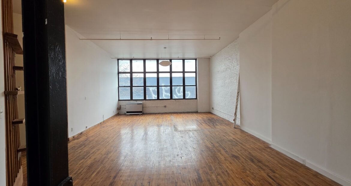 Spacious 800 Sq Ft Commercial Loft for Lease in Prime Bushwick near L Morgan Stop