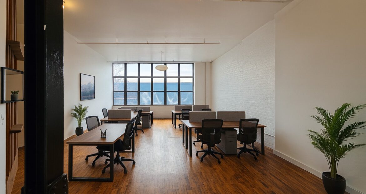 Spacious 800 Sq Ft Commercial Loft for Lease in Prime Bushwick near L Morgan Stop