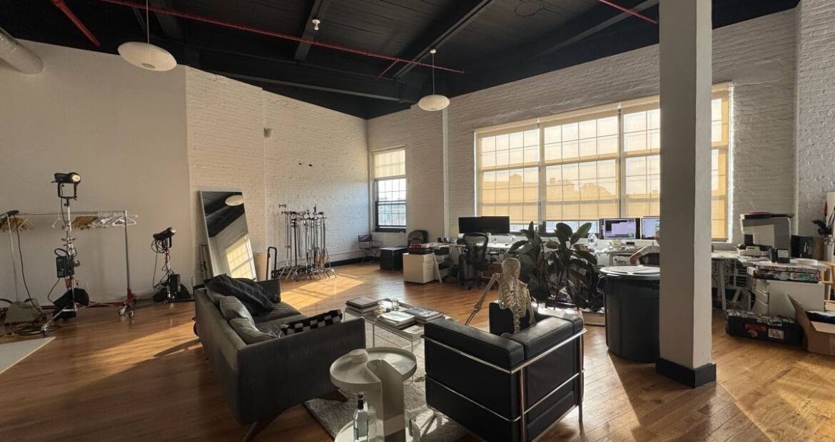 Spacious Commercial Loft with Large Windows in Prime Bushwick Location – 900 Sq Ft