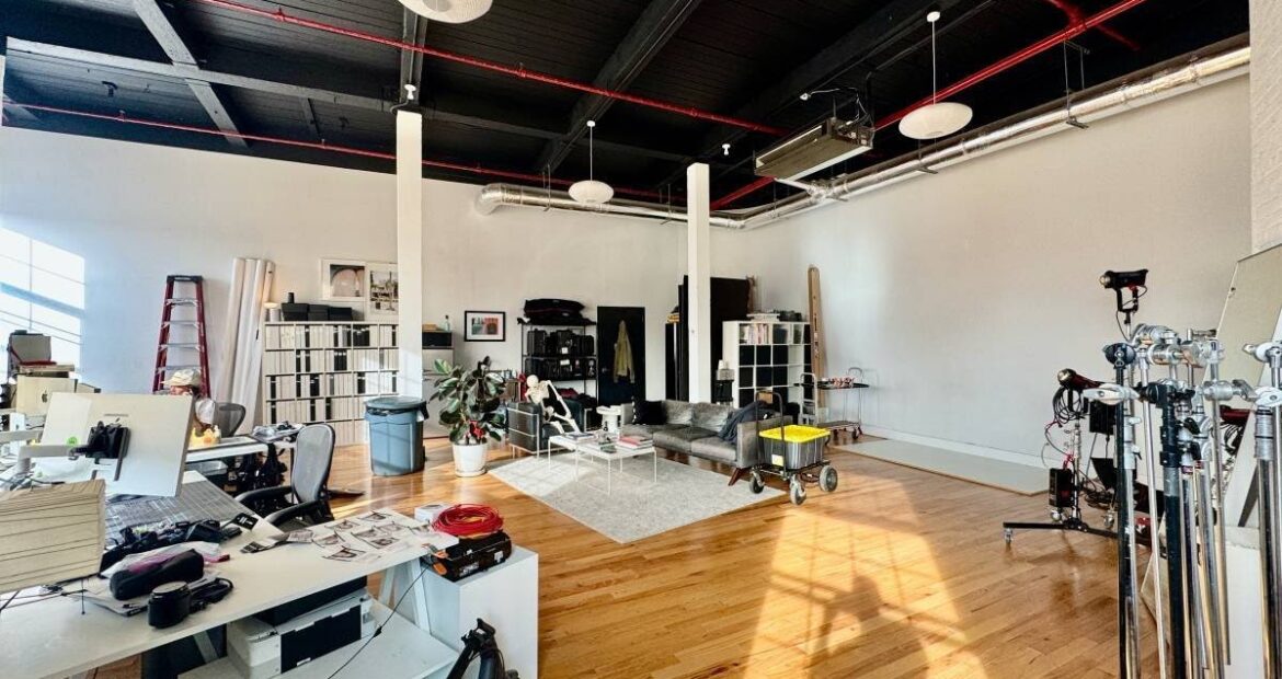 Spacious Commercial Loft with Large Windows in Prime Bushwick Location – 900 Sq Ft
