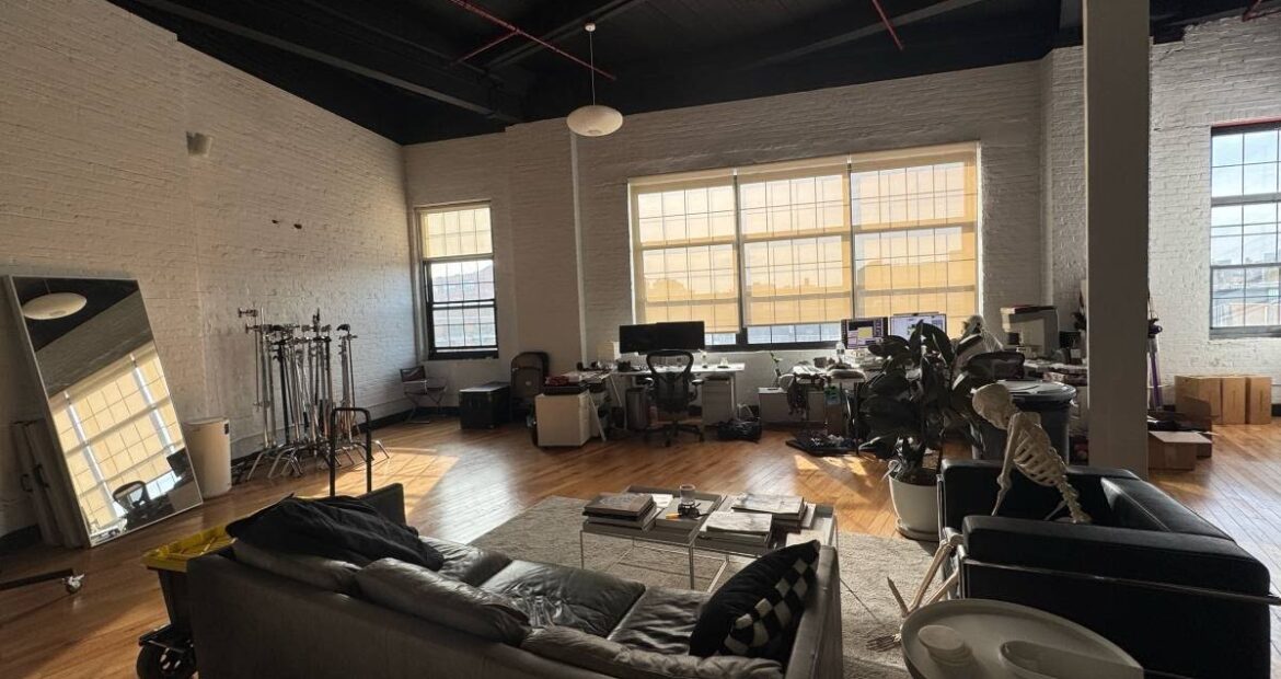 Spacious Commercial Loft with Large Windows in Prime Bushwick Location – 900 Sq Ft