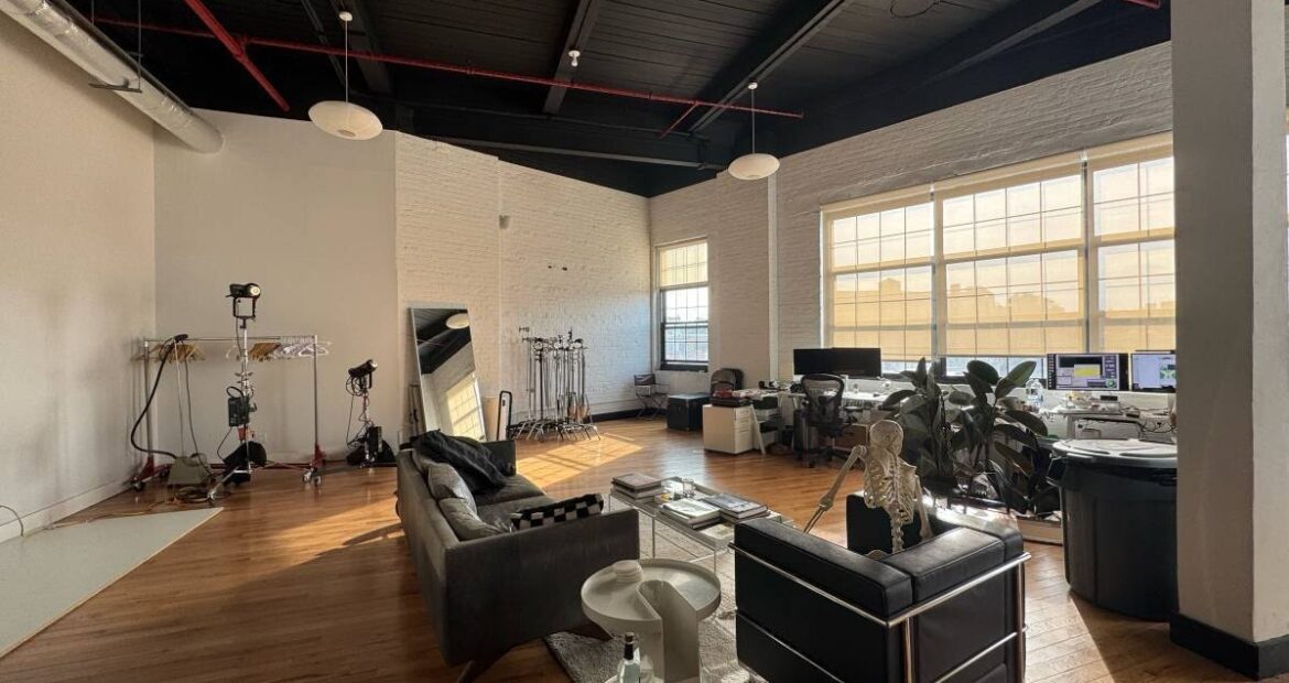 Spacious Commercial Loft with Large Windows in Prime Bushwick Location – 900 Sq Ft