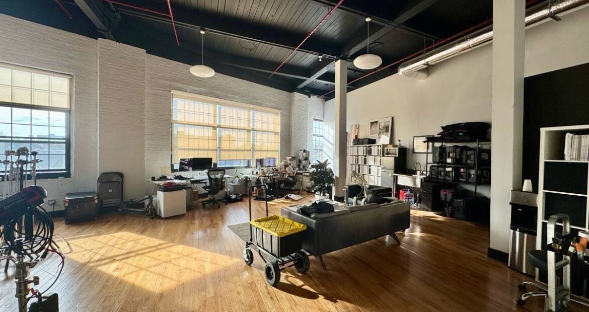 Spacious Commercial Loft with Large Windows in Prime Bushwick Location – 900 Sq Ft