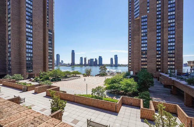 Amazing 2 bed on Waterside Plaza in Kips Bay
