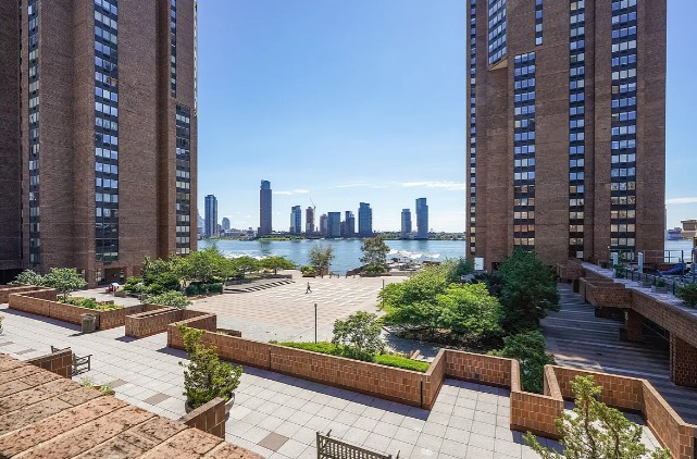Amazing 2 bed on Waterside Plaza in Kips Bay