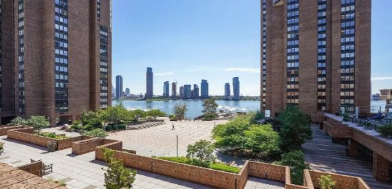 Amazing 1 bed on Waterside Plaza in Kips Bay