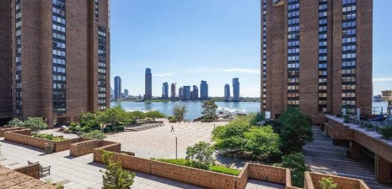 Amazing Studio on Waterside Plaza in Kips Bay
