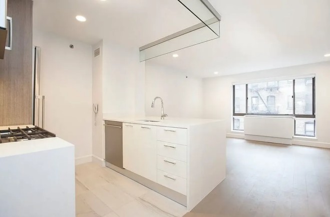 Amazing Studio on West 50th Street in Hell’s Kitchen