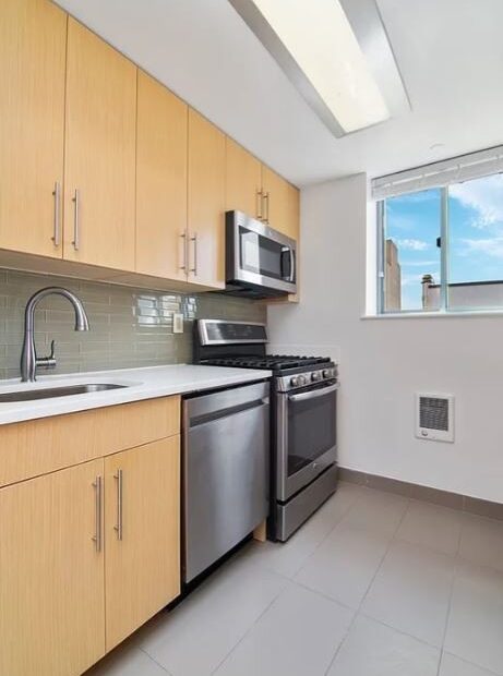 Amazing 2 bed on Jane Street in West Village