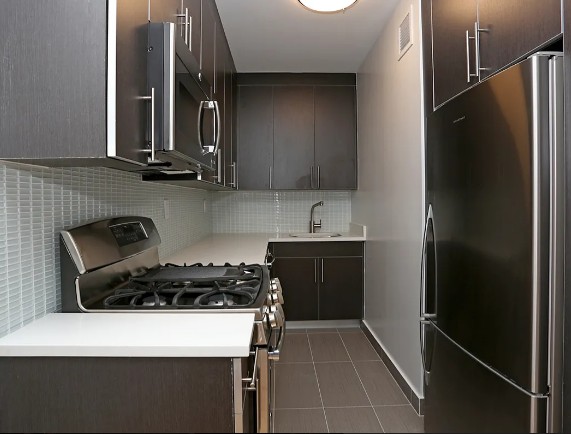 Amazing Studio on West 53rd Street in Hell’s Kitchen