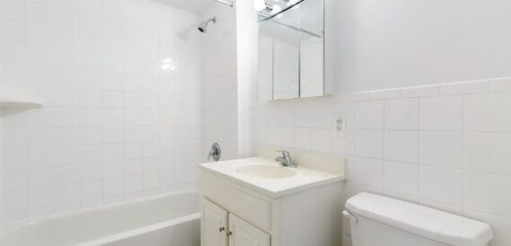 Amazing open layout on Manhattan Avenue in South Harlem