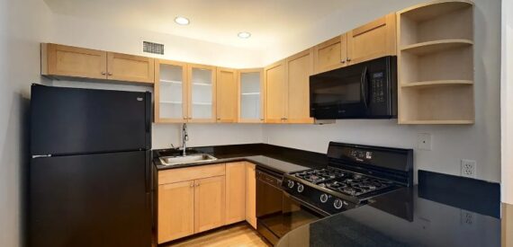 Amazing Studio on Nassau Street in Fulton/Seaport