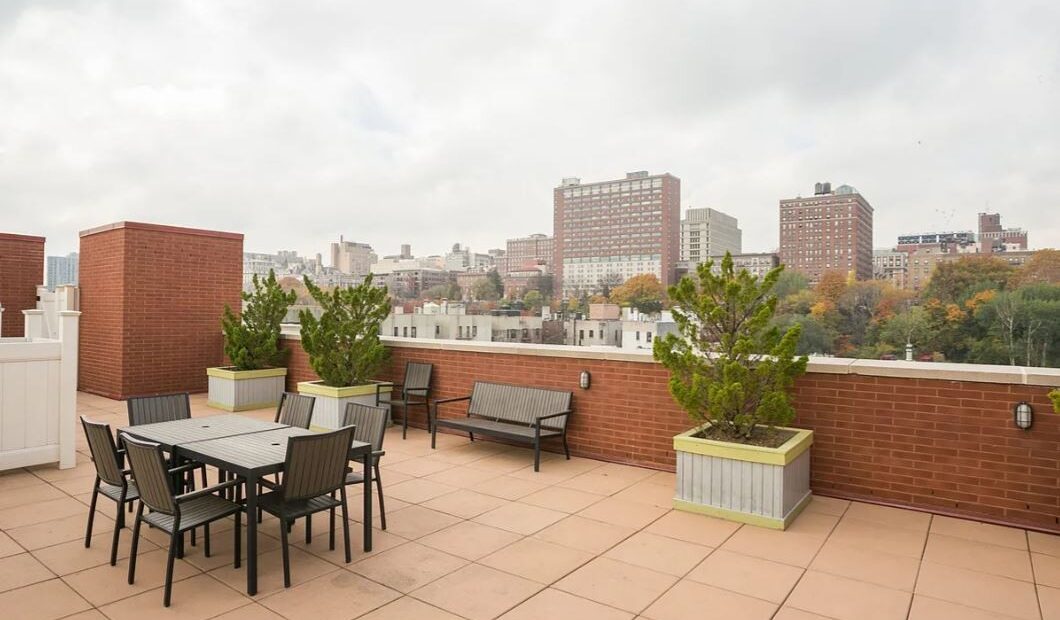 Amazing 2 bed on Manhattan Avenue in South Harlem