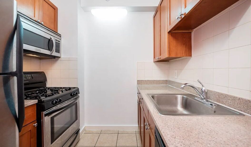 Amazing 1 bed on Manhattan Avenue in South Harlem