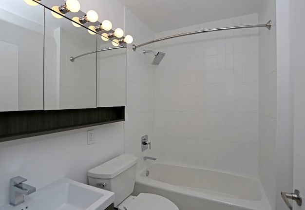 Amazing 1 bed on West 53rd Street in Hell’s Kitchen