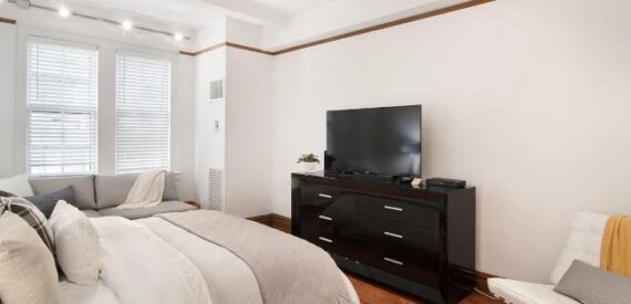 Amazing Studio on West 58th Street in Midtown