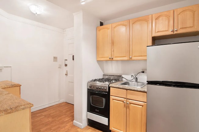 Amazing Studio on West 58th Street in midtown