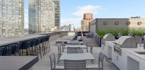 Amazing Studio on West 38th Street in Hudson Yards
