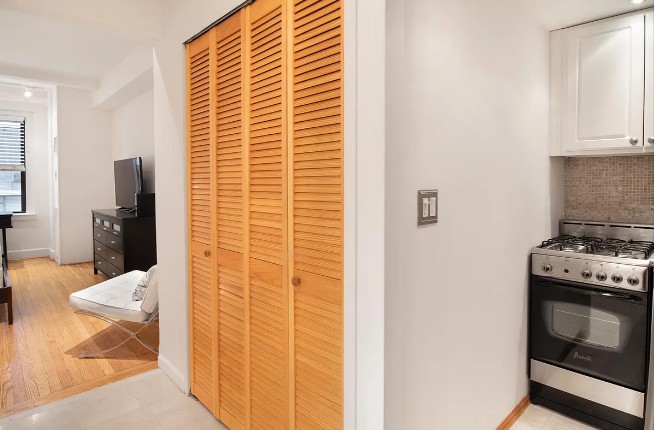 Amazing Studio on West 58th Street in Midtown