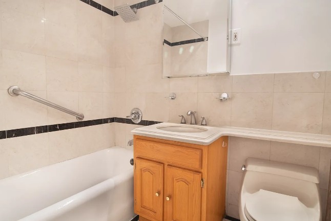 Amazing Studio on West 58th Street in midtown