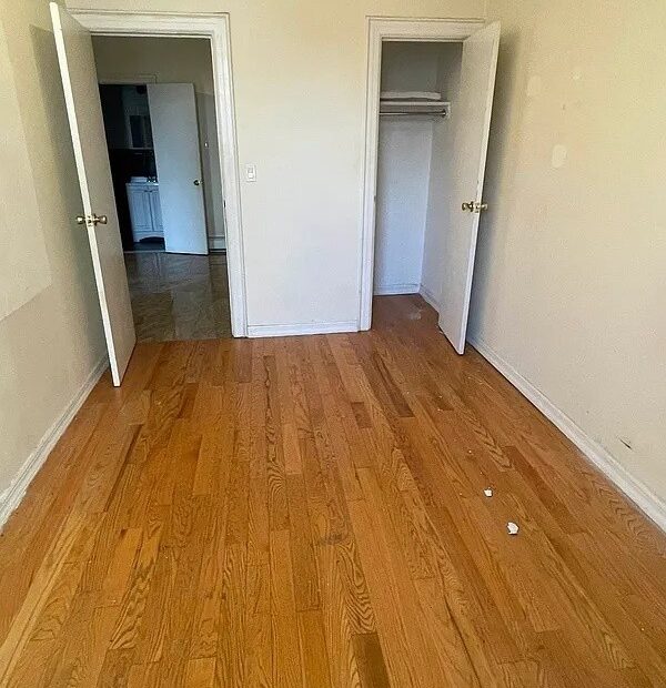 Renovated 2BR w/ Open Kitchen, Modern Finishes | Steps to 2 & 5 Trains, PLG