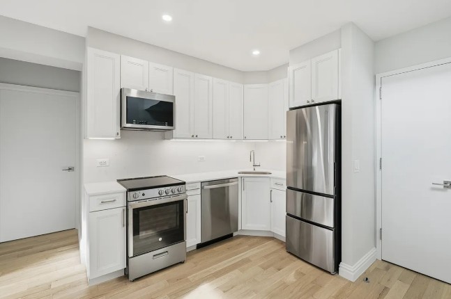 Amazing 1 bed on Greenwich Street in West Village
