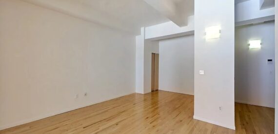 Amazing Studio on Nassau Street in Fulton/Seaport