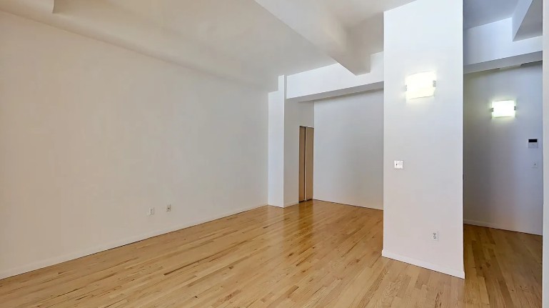Amazing Studio on Nassau Street in Fulton/Seaport